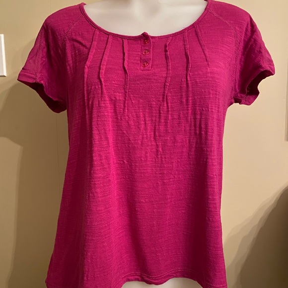 2/$24 Cable & Gauge fuchsia knit top - Picture 1 of 9